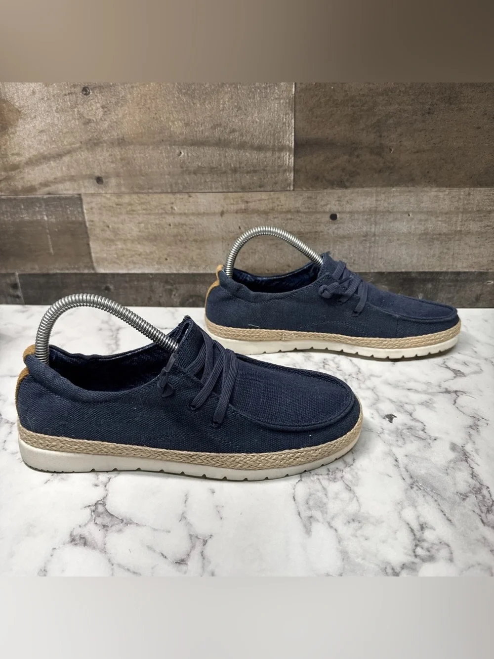 951. LIKE NEW Skechers Navy Blue Casual Slip-On Loafers with White Sole